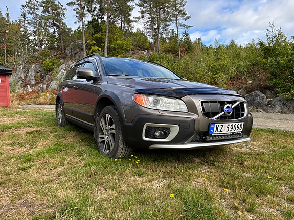 Volvo XC70 2 of 27