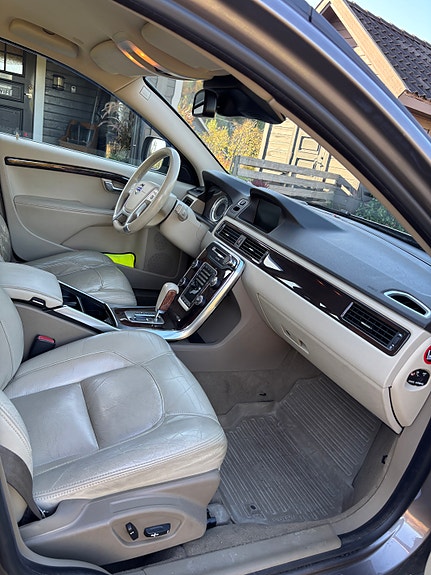 Volvo XC70 18 of 27