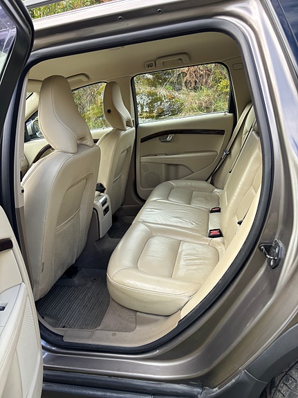 Volvo XC70 8 of 27