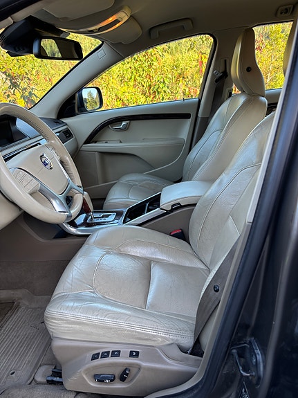 Volvo XC70 17 of 27