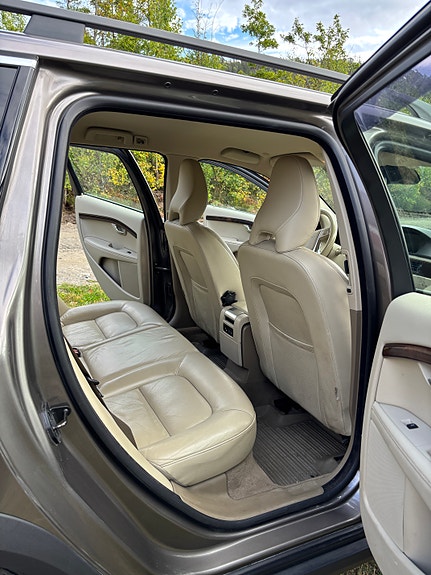 Volvo XC70 14 of 27
