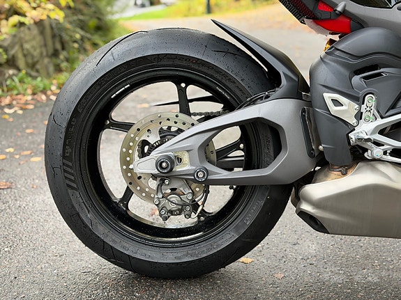 Ducati Panigale V4S CORSE 5 of 16