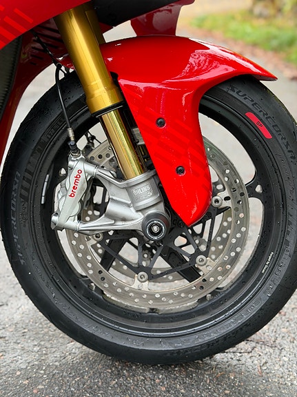 Ducati Panigale V4S CORSE 7 of 16