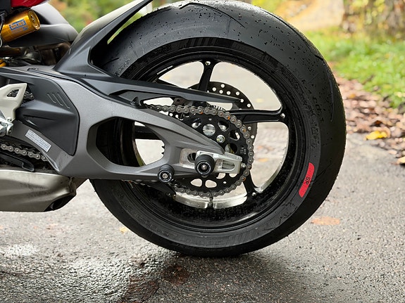 Ducati Panigale V4S CORSE 14 of 16