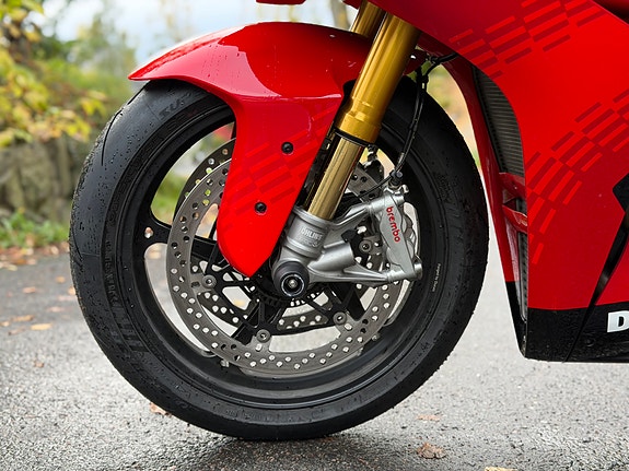 Ducati Panigale V4S CORSE 13 of 16