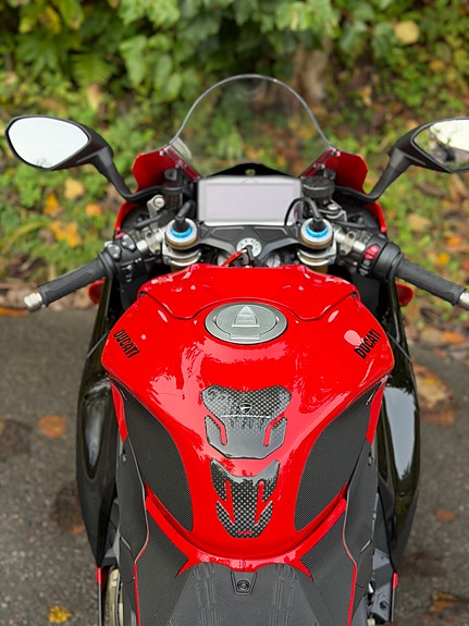Ducati Panigale V4S CORSE 15 of 16