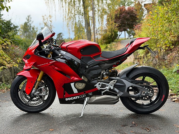 Ducati Panigale V4S CORSE 9 of 16