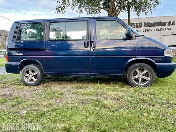 Volkswagen Caravelle 6 of 30