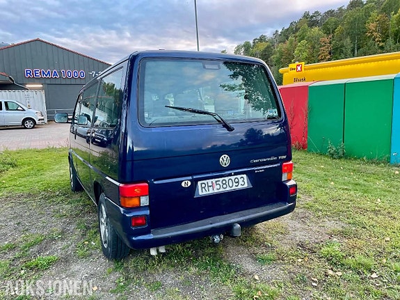 Volkswagen Caravelle 9 of 30