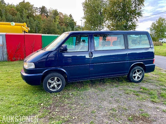 Volkswagen Caravelle 12 of 30