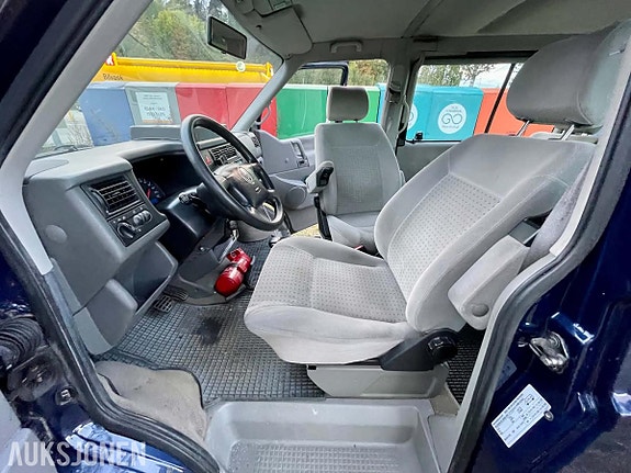 Volkswagen Caravelle 15 of 30