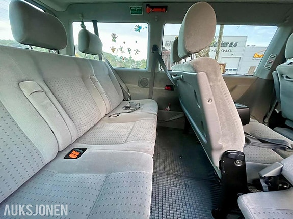 Volkswagen Caravelle 27 of 30
