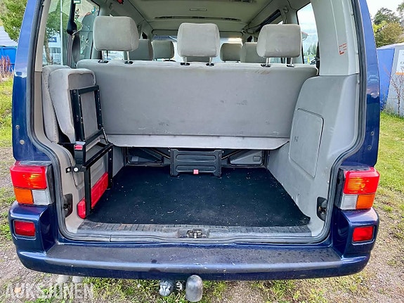 Volkswagen Caravelle 30 of 30
