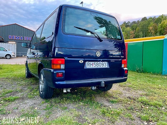 Volkswagen Caravelle 10 of 30