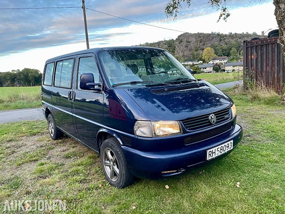 Volkswagen Caravelle 5 of 30