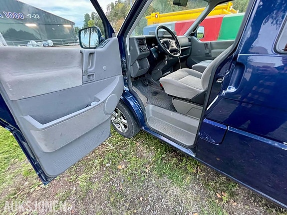 Volkswagen Caravelle 14 of 30