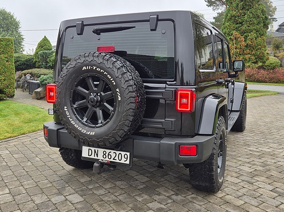 Jeep Wrangler 5 of 30