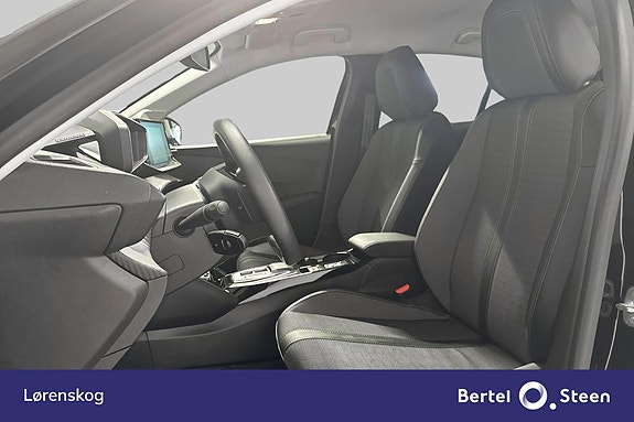 Peugeot e-208 10 of 24