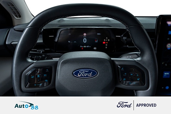 Ford Explorer 20 of 30