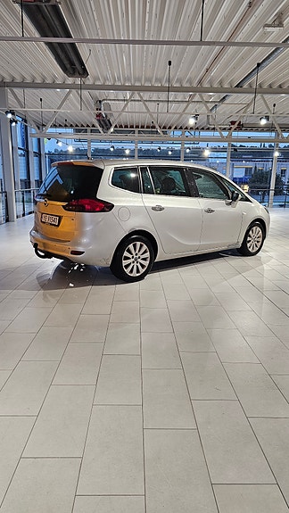 Opel Zafira Tourer 4 of 18