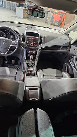 Opel Zafira Tourer 13 of 18