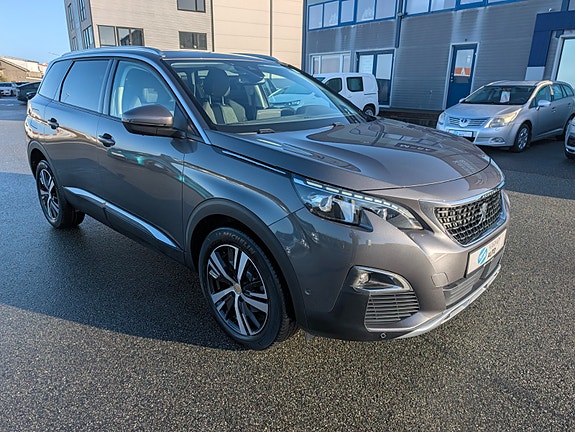 Peugeot 5008 2 of 29