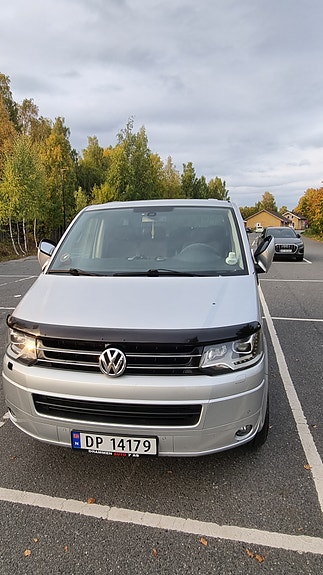 Volkswagen Caravelle 9 of 27