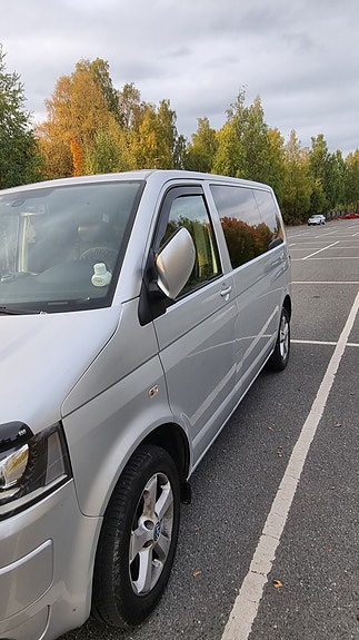 Volkswagen Caravelle 2 of 27