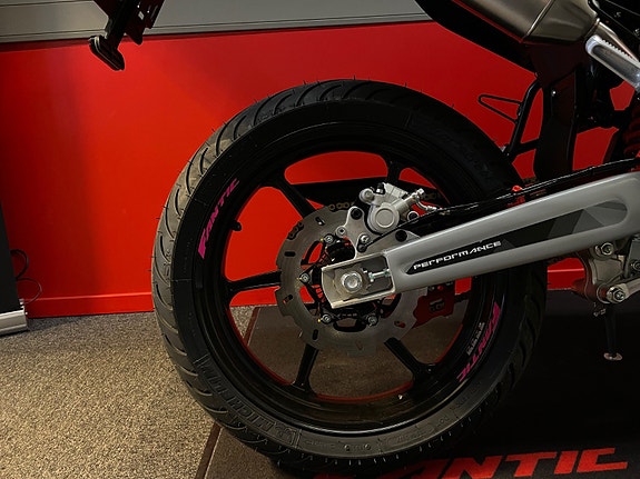 Fantic 125cc Performance ABS-Bremser. Ny 2026 modell. 7 of 15