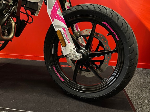 Fantic 125cc Performance ABS-Bremser. Ny 2026 modell. 9 of 15