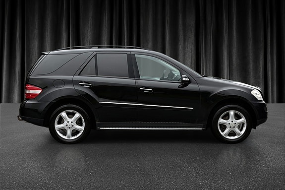 Mercedes-Benz ML280 8 of 21