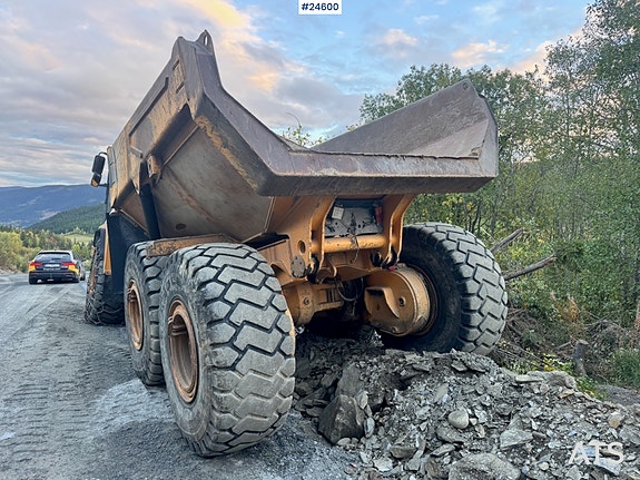 Moxy MT31 6x6 Dumper – 9070 Timer 4 of 14