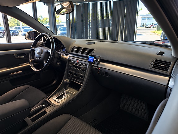 Audi A4 8 of 29