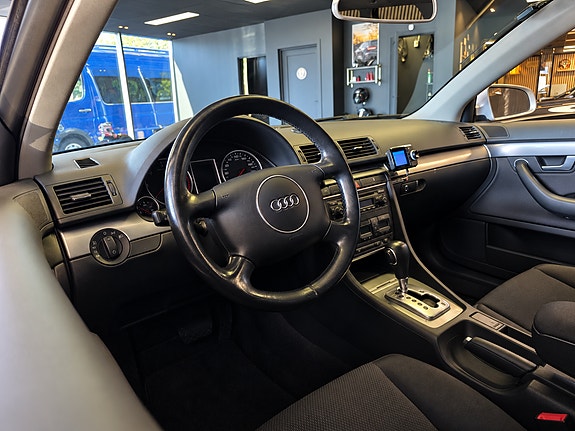 Audi A4 7 of 29
