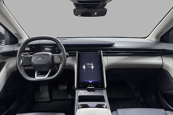 Ford Explorer 10 of 26