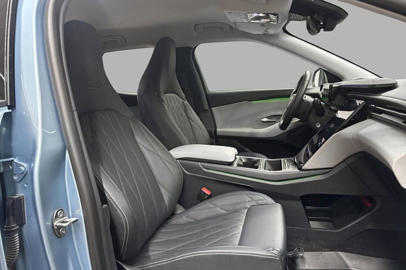 Ford Explorer 15 of 26