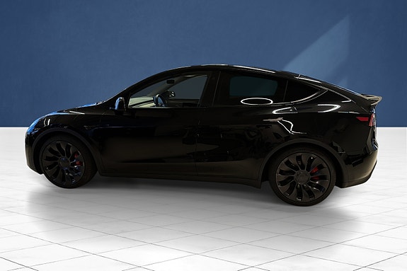 Tesla Model Y 6 of 19