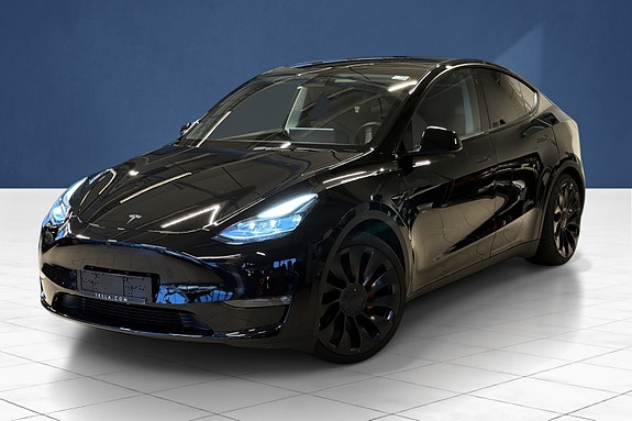 Tesla Model Y 7 of 19