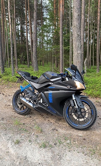 Yamaha YZF-R 125 3 of 15