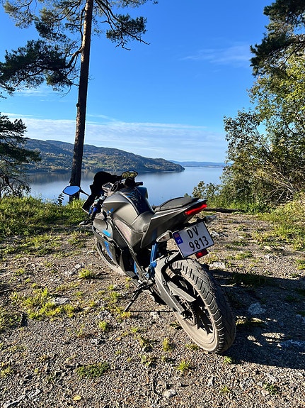Yamaha YZF-R 125 2 of 15