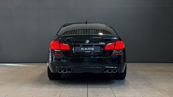 BMW M5 6 of 30