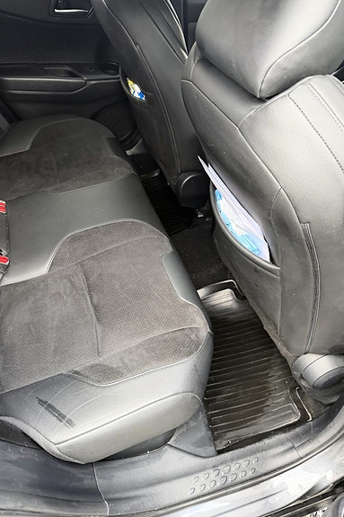 Toyota C-HR 16 of 23