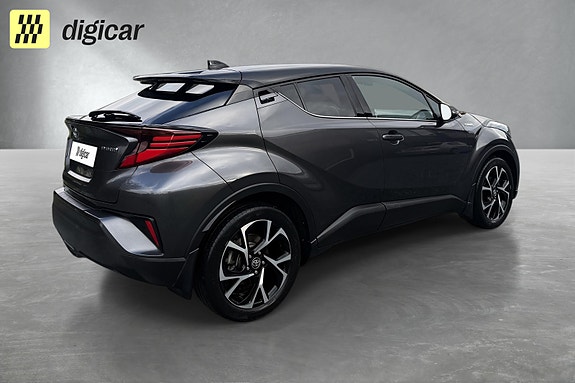 Toyota C-HR 4 of 23