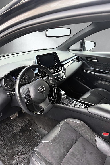 Toyota C-HR 11 of 23