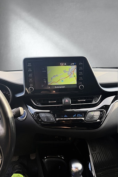 Toyota C-HR 13 of 23