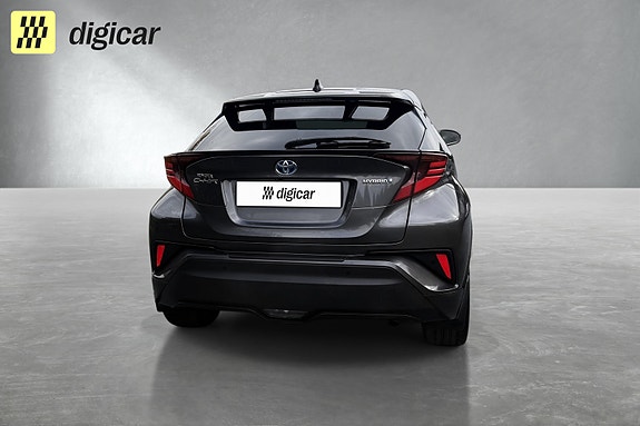 Toyota C-HR 3 of 23