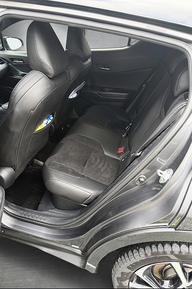 Toyota C-HR 17 of 23