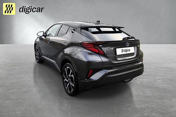 Toyota C-HR 2 of 23