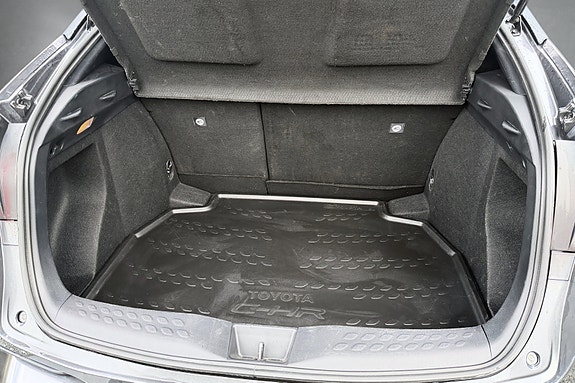 Toyota C-HR 18 of 23