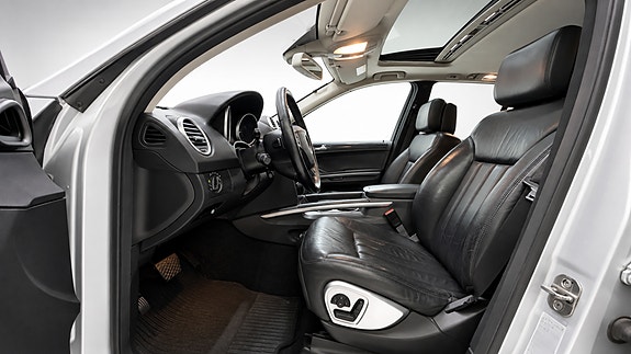 Mercedes-Benz ML280 13 of 30